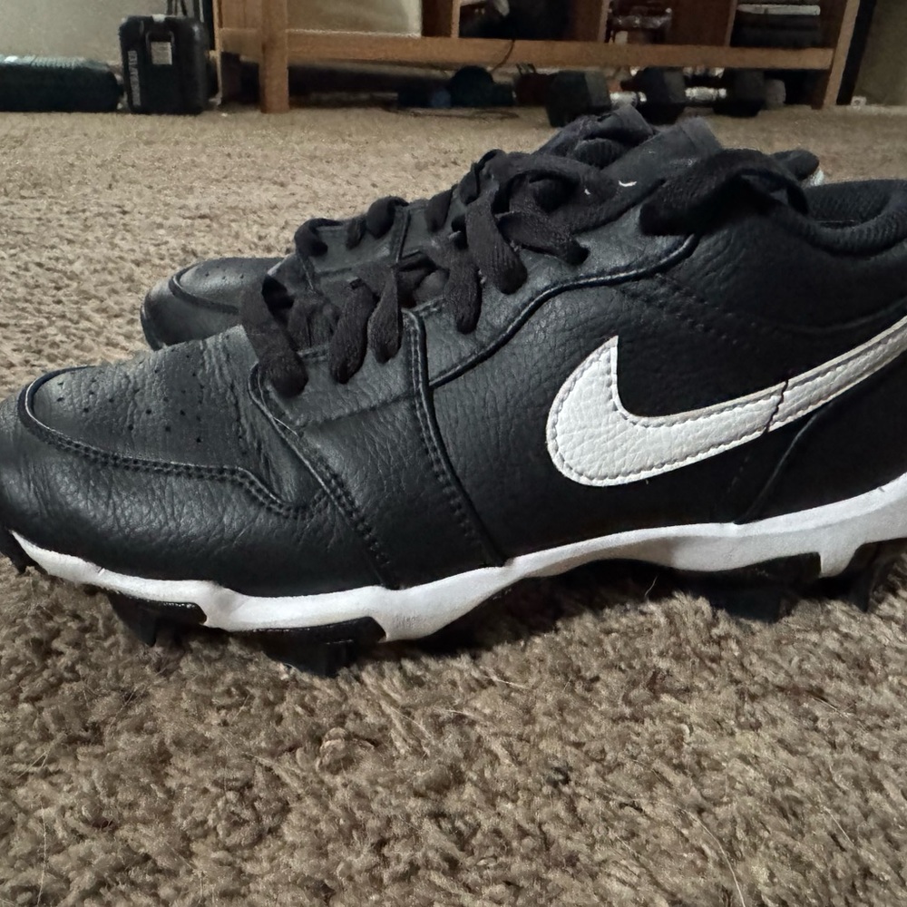 Nike Air Jordan Kids Shoes Black and White - Picture 2 of 3